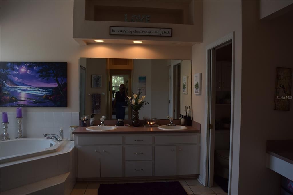 待售: $684,000 (4 贝兹, 3 浴室, 3183 平方英尺)