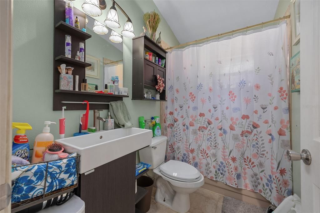 En Venta: $295,000 (3 camas, 2 baños, 1883 Pies cuadrados)