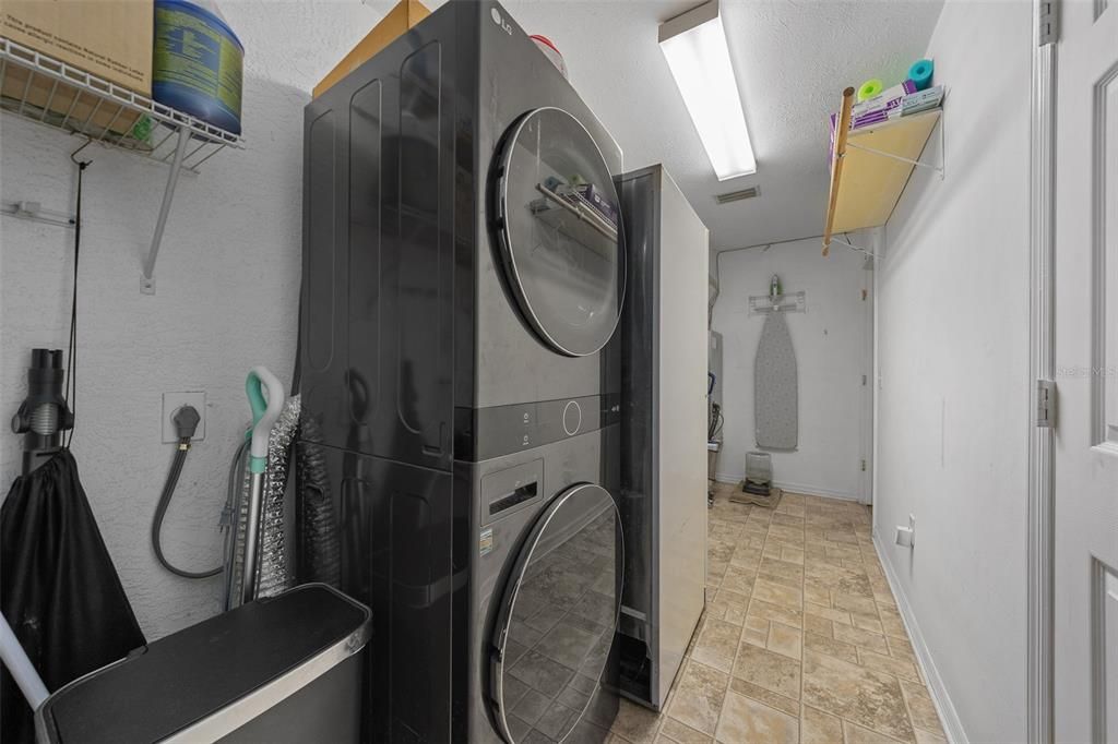 En Venta: $295,000 (3 camas, 2 baños, 1883 Pies cuadrados)