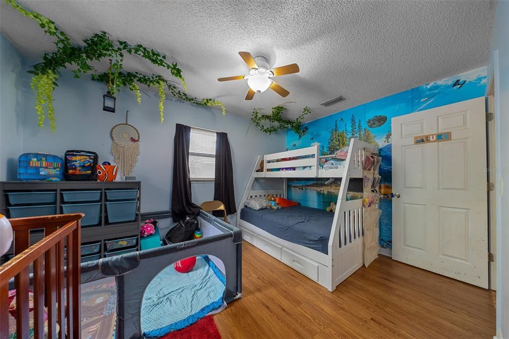 En Venta: $295,000 (3 camas, 2 baños, 1883 Pies cuadrados)