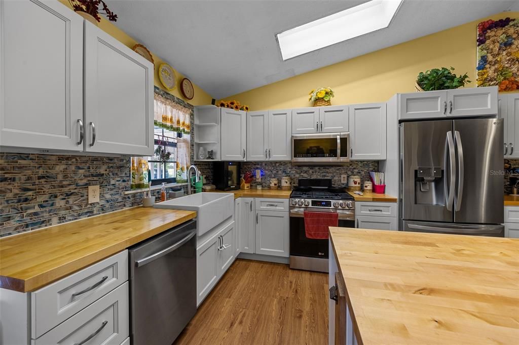 En Venta: $295,000 (3 camas, 2 baños, 1883 Pies cuadrados)