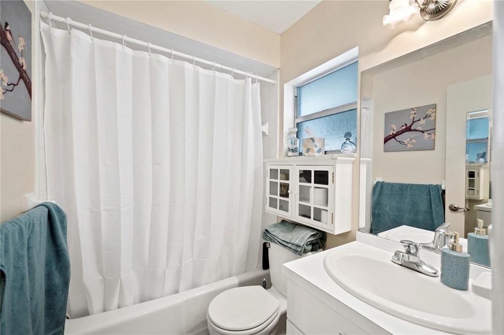 For Sale: $155,000 (2 beds, 2 baths, 1176 Square Feet)