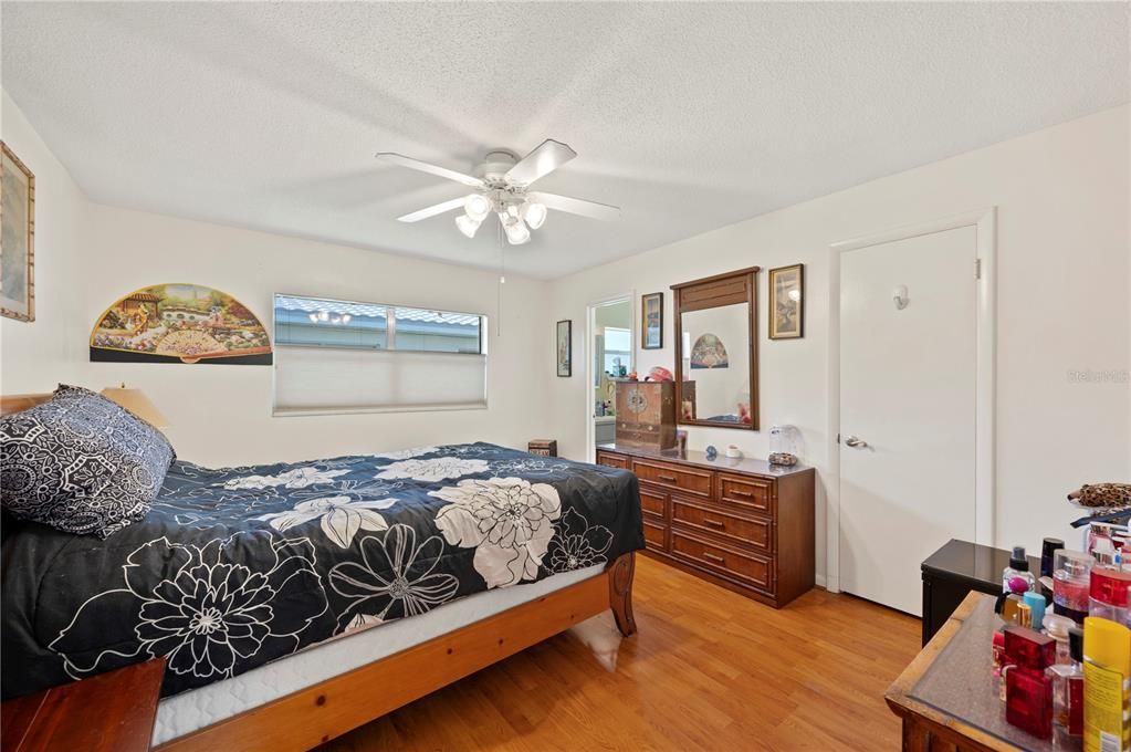 For Sale: $155,000 (2 beds, 2 baths, 1176 Square Feet)