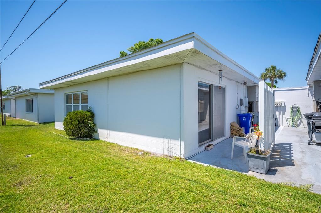 For Sale: $155,000 (2 beds, 2 baths, 1176 Square Feet)