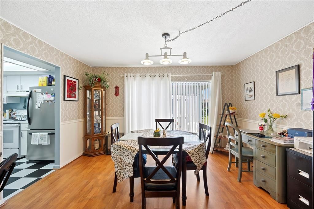 For Sale: $155,000 (2 beds, 2 baths, 1176 Square Feet)