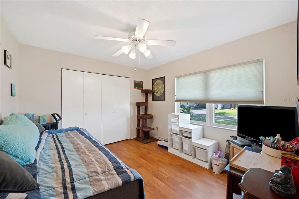 For Sale: $155,000 (2 beds, 2 baths, 1176 Square Feet)