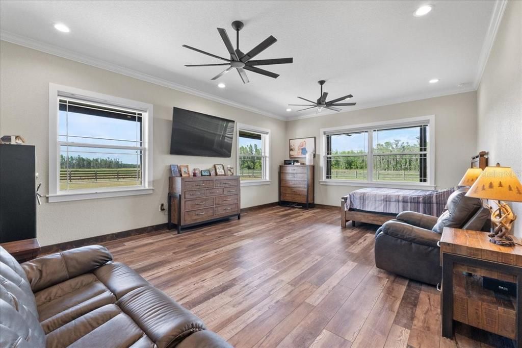 For Sale: $5,500,000 (6 beds, 5 baths, 6972 Square Feet)
