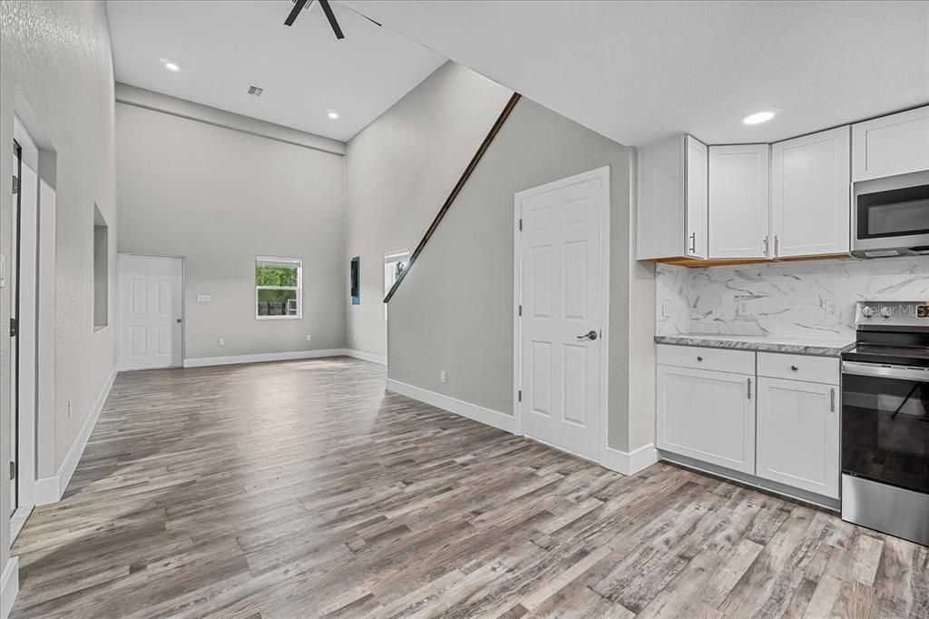 For Sale: $5,500,000 (6 beds, 5 baths, 6972 Square Feet)