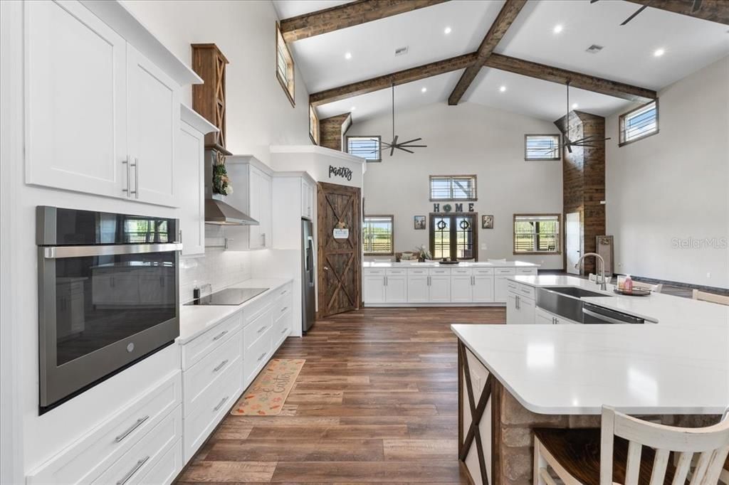 For Sale: $5,500,000 (6 beds, 5 baths, 6972 Square Feet)