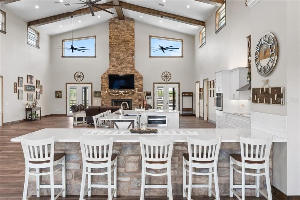 For Sale: $5,500,000 (6 beds, 5 baths, 6972 Square Feet)