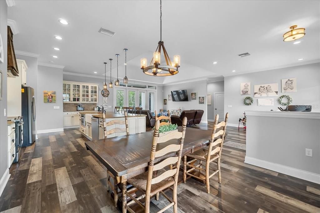 For Sale: $5,500,000 (6 beds, 5 baths, 6972 Square Feet)