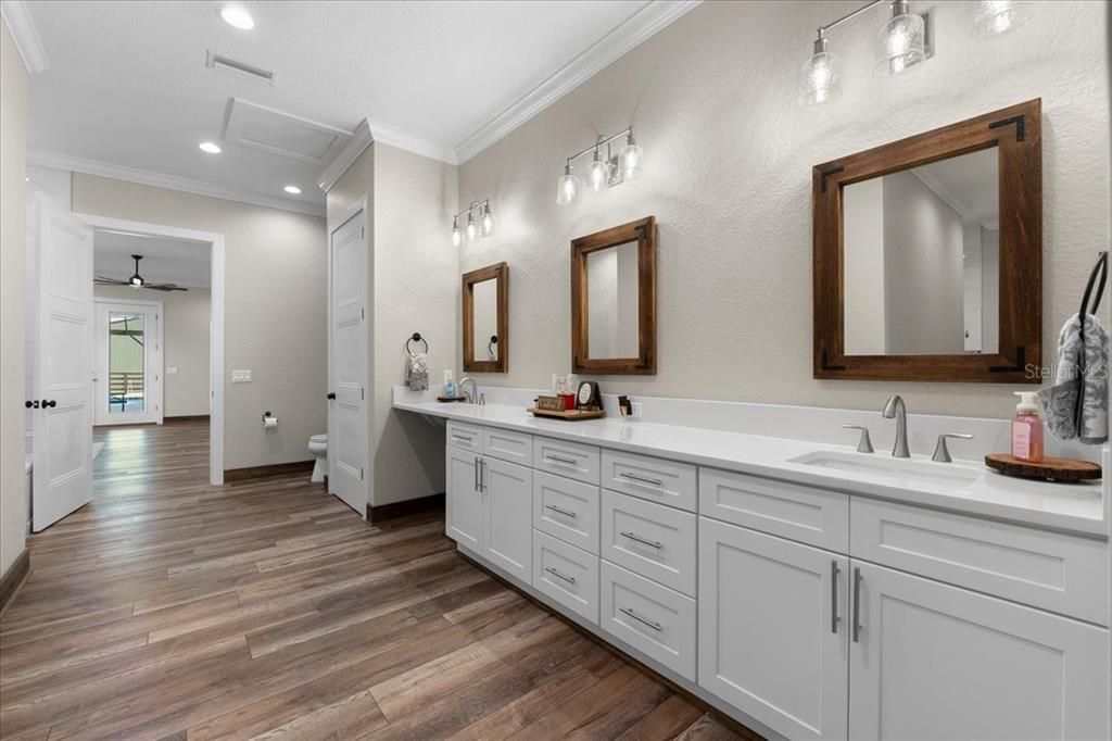 For Sale: $5,500,000 (6 beds, 5 baths, 6972 Square Feet)