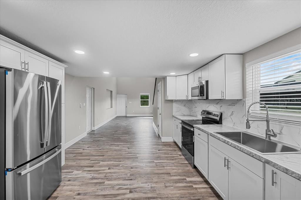 For Sale: $5,500,000 (6 beds, 5 baths, 6972 Square Feet)