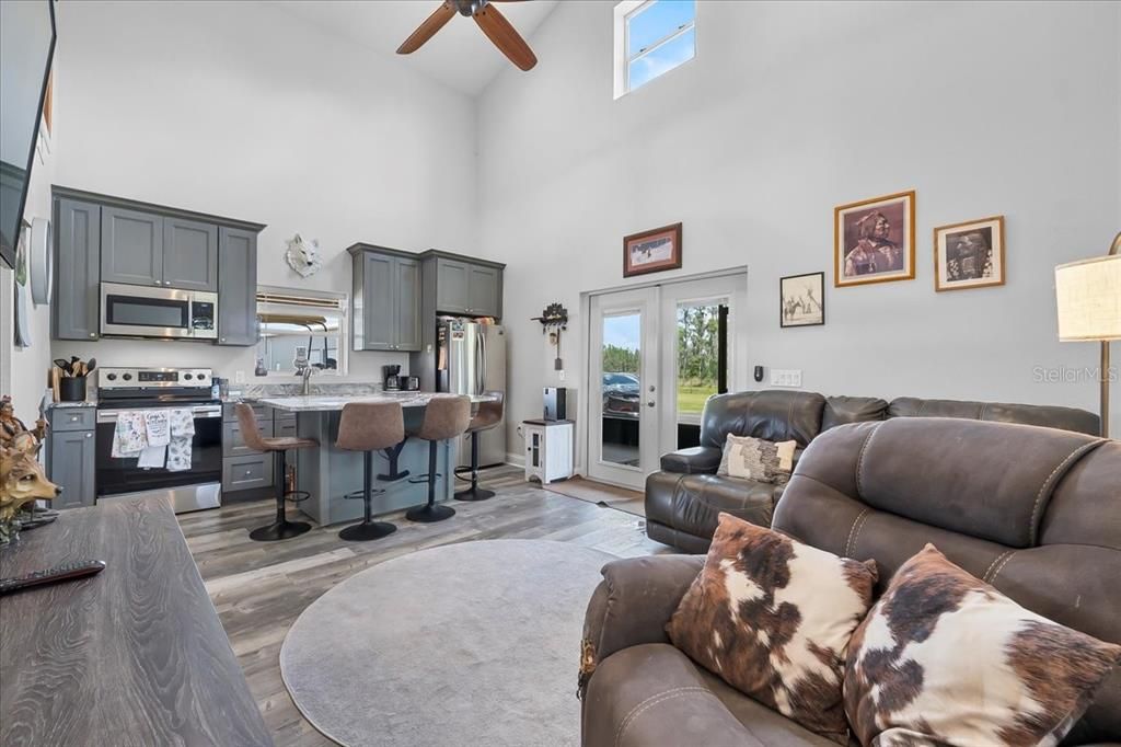 For Sale: $5,500,000 (6 beds, 5 baths, 6972 Square Feet)