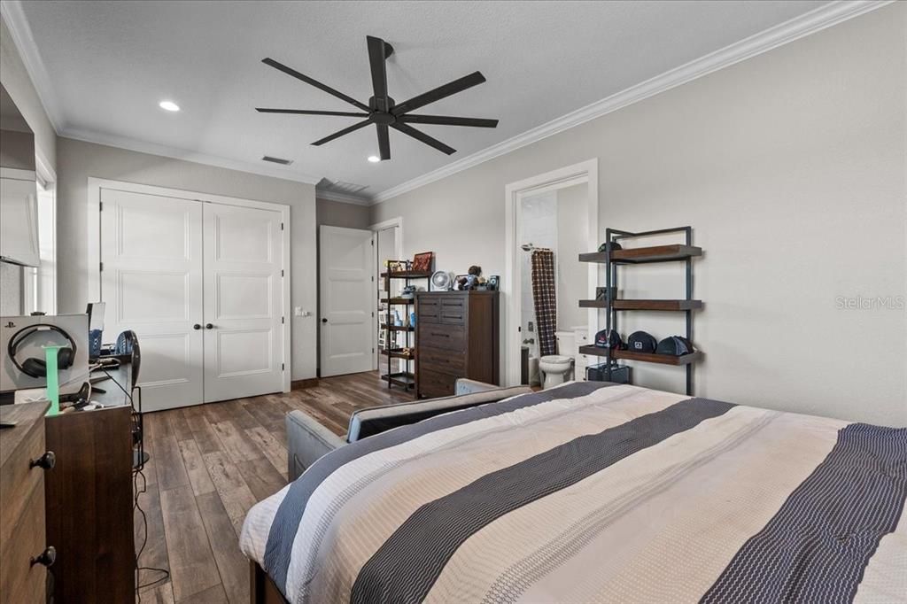 For Sale: $5,500,000 (6 beds, 5 baths, 6972 Square Feet)