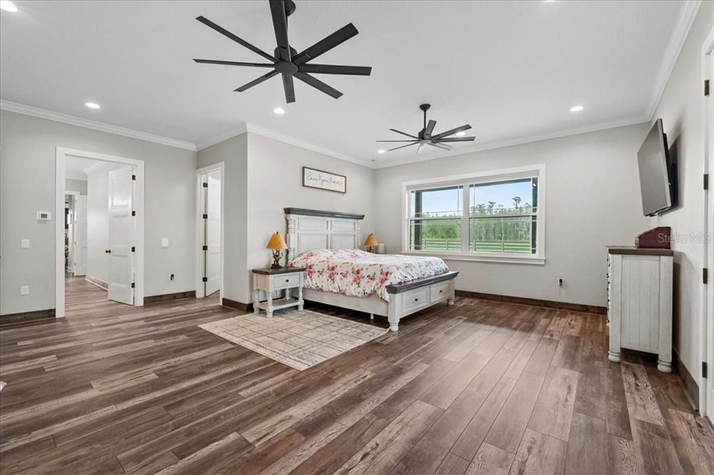 For Sale: $5,500,000 (6 beds, 5 baths, 6972 Square Feet)