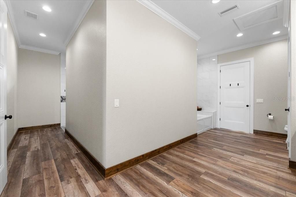 For Sale: $5,500,000 (6 beds, 5 baths, 6972 Square Feet)