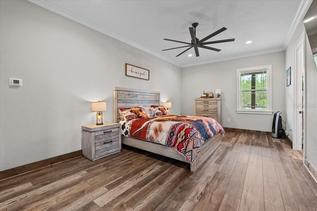 For Sale: $5,500,000 (6 beds, 5 baths, 6972 Square Feet)