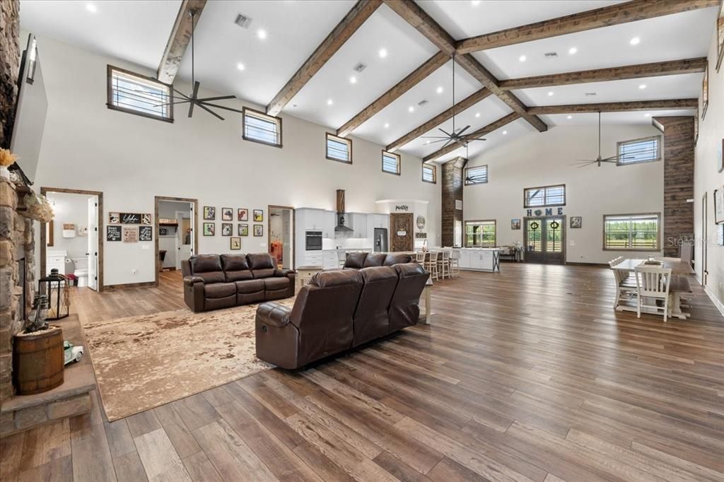 For Sale: $5,500,000 (6 beds, 5 baths, 6972 Square Feet)