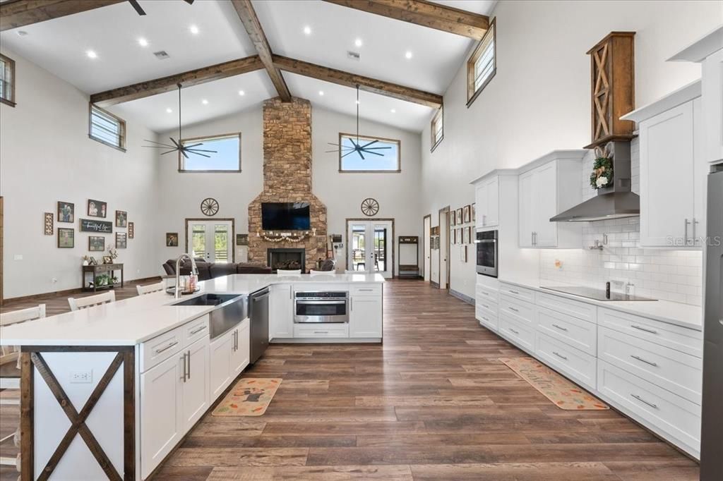 For Sale: $5,500,000 (6 beds, 5 baths, 6972 Square Feet)