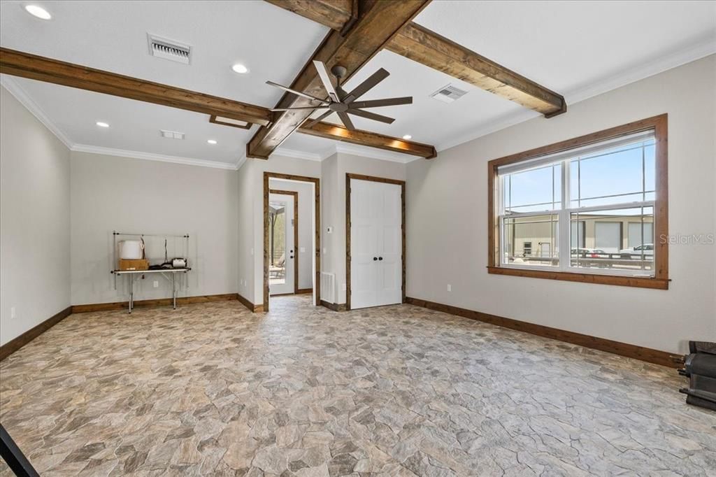 For Sale: $5,500,000 (6 beds, 5 baths, 6972 Square Feet)