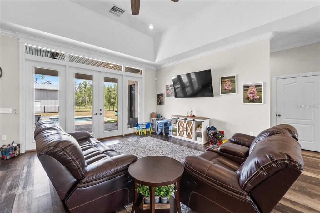 For Sale: $5,500,000 (6 beds, 5 baths, 6972 Square Feet)