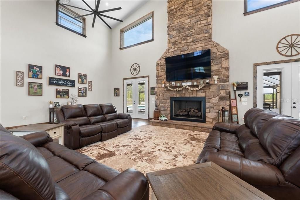 For Sale: $5,500,000 (6 beds, 5 baths, 6972 Square Feet)