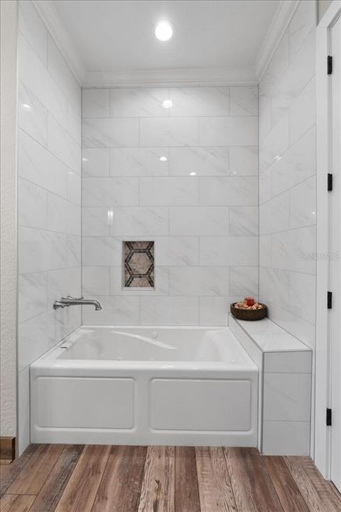 For Sale: $5,500,000 (6 beds, 5 baths, 6972 Square Feet)