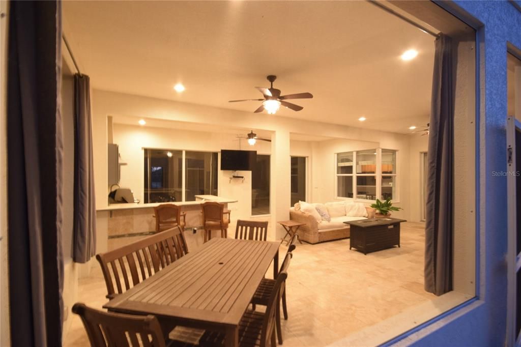 For Sale: $839,000 (5 beds, 3 baths, 2595 Square Feet)