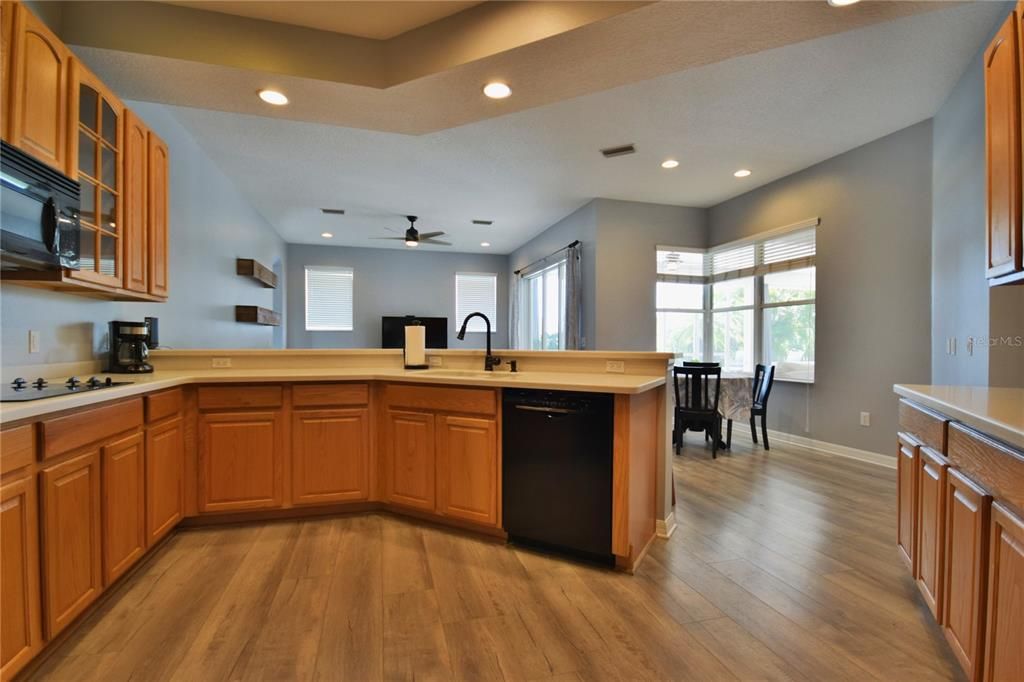 For Sale: $839,000 (5 beds, 3 baths, 2595 Square Feet)