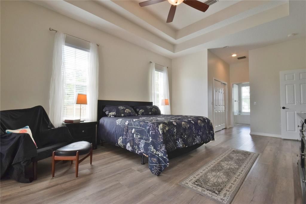 For Sale: $839,000 (5 beds, 3 baths, 2595 Square Feet)