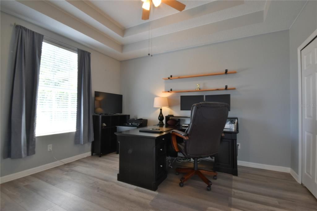 For Sale: $839,000 (5 beds, 3 baths, 2595 Square Feet)