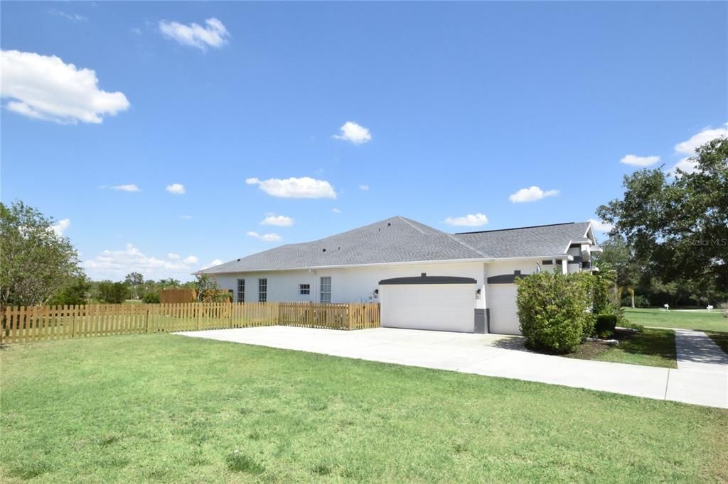 For Sale: $839,000 (5 beds, 3 baths, 2595 Square Feet)