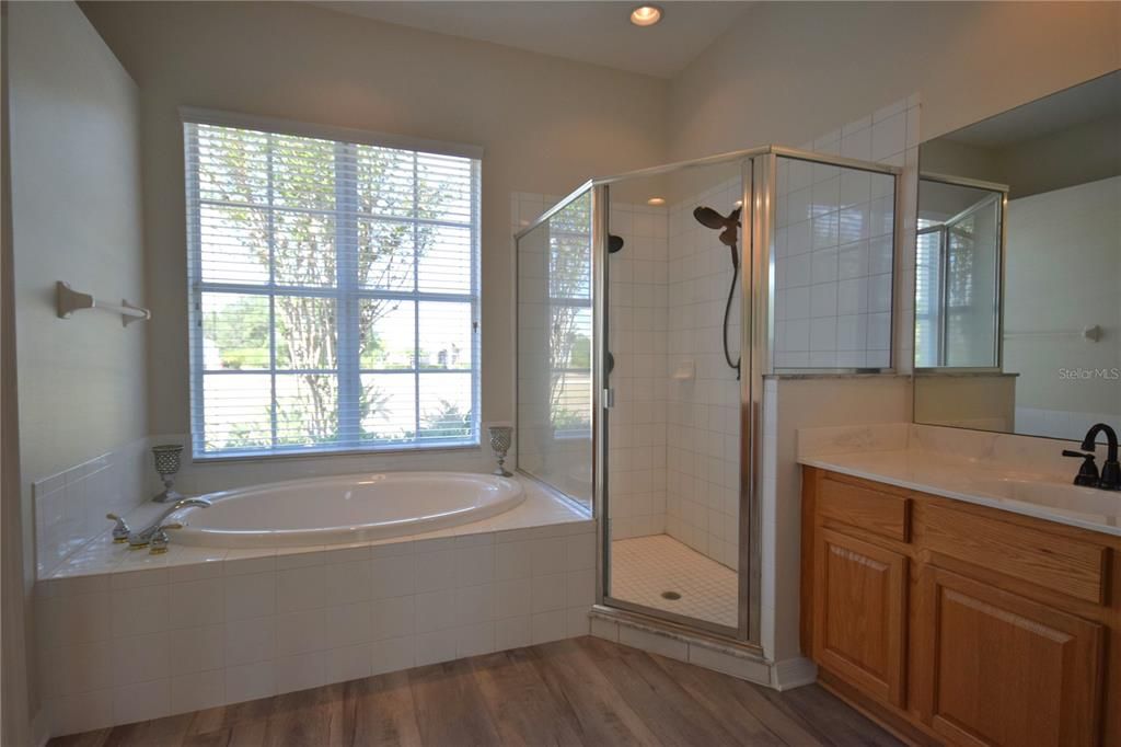 For Sale: $839,000 (5 beds, 3 baths, 2595 Square Feet)