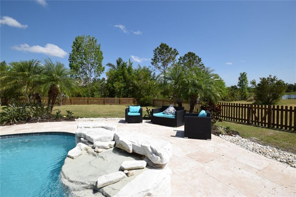 For Sale: $839,000 (5 beds, 3 baths, 2595 Square Feet)