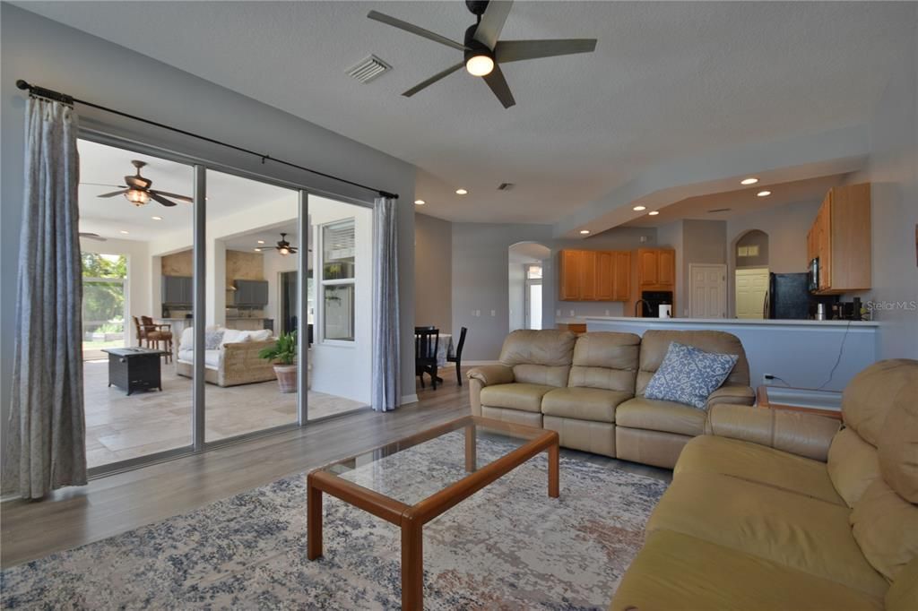 For Sale: $839,000 (5 beds, 3 baths, 2595 Square Feet)