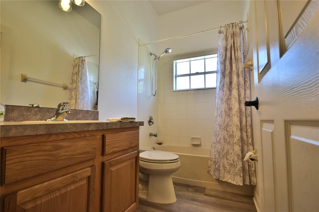 For Sale: $839,000 (5 beds, 3 baths, 2595 Square Feet)