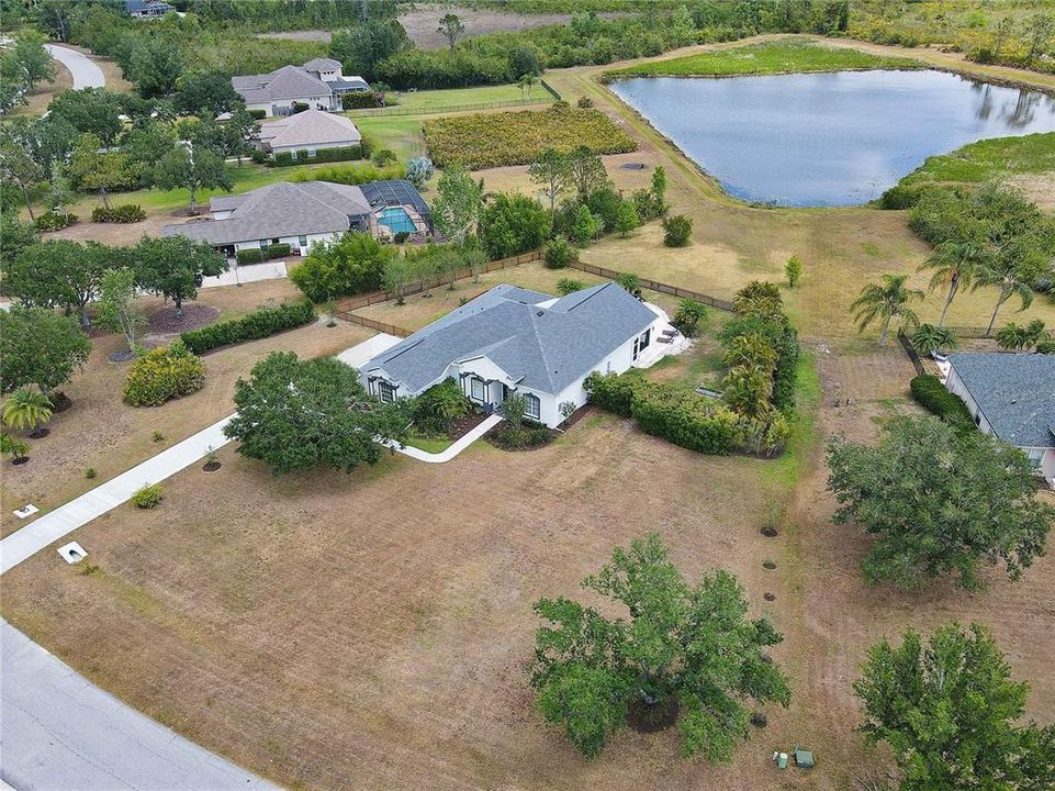 For Sale: $839,000 (5 beds, 3 baths, 2595 Square Feet)