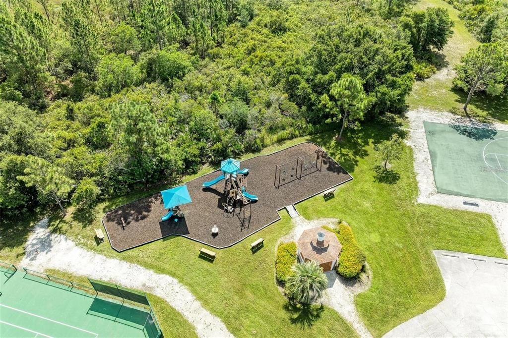 For Sale: $839,000 (5 beds, 3 baths, 2595 Square Feet)