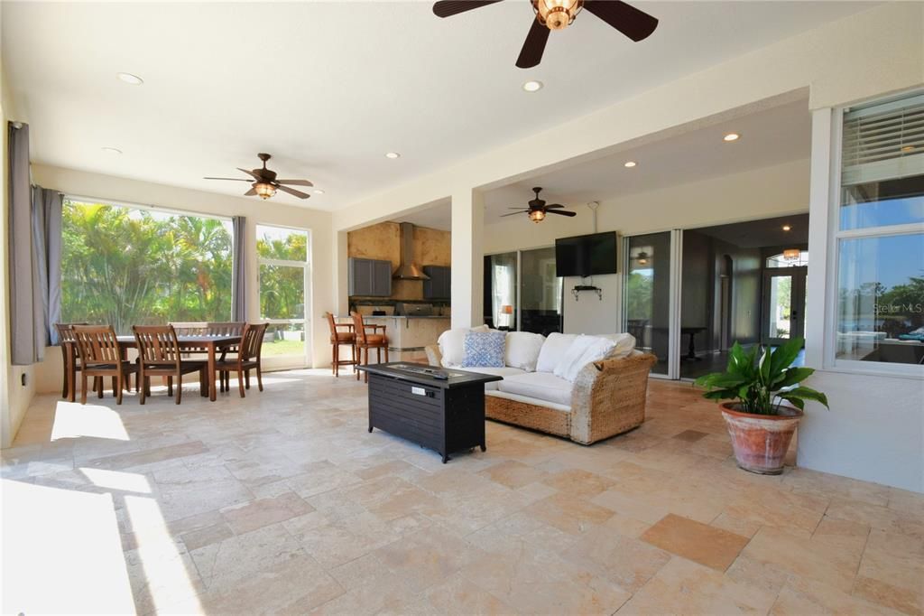 For Sale: $839,000 (5 beds, 3 baths, 2595 Square Feet)