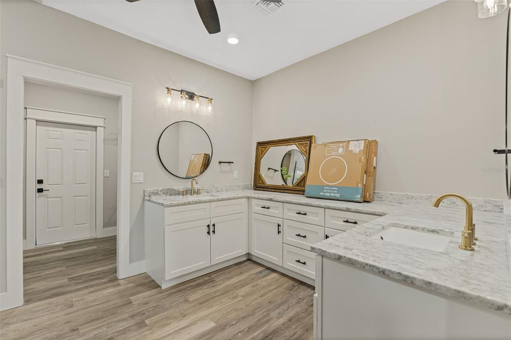 For Sale: $395,900 (3 beds, 2 baths, 1800 Square Feet)