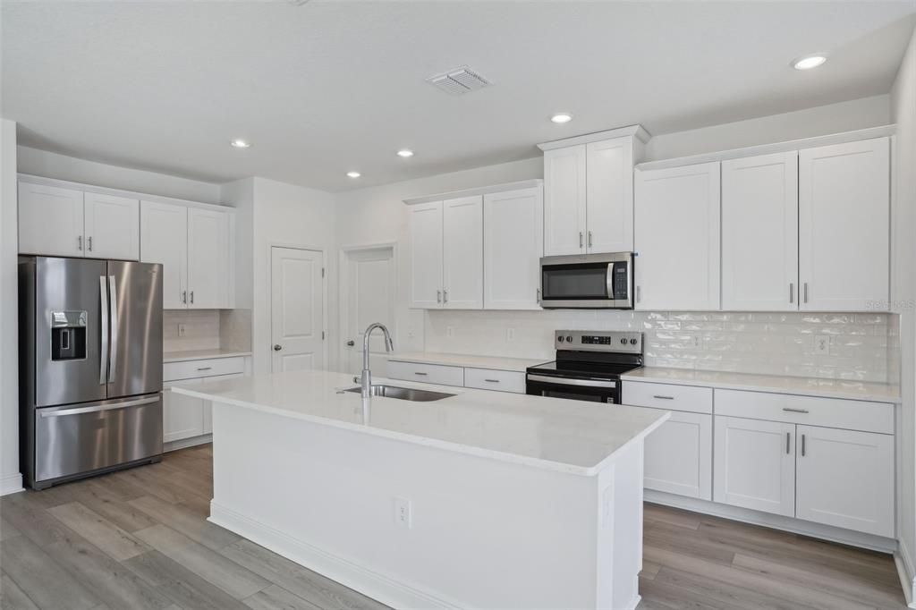 待售: $415,745 (4 贝兹, 2 浴室, 2054 平方英尺)