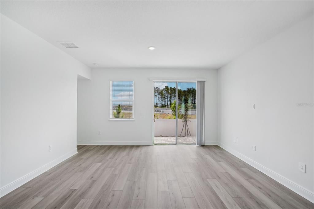 待售: $415,745 (4 贝兹, 2 浴室, 2054 平方英尺)