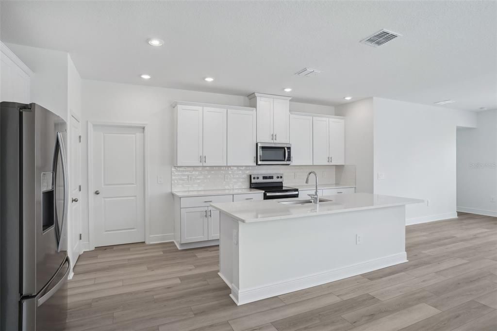 待售: $415,745 (4 贝兹, 2 浴室, 2054 平方英尺)