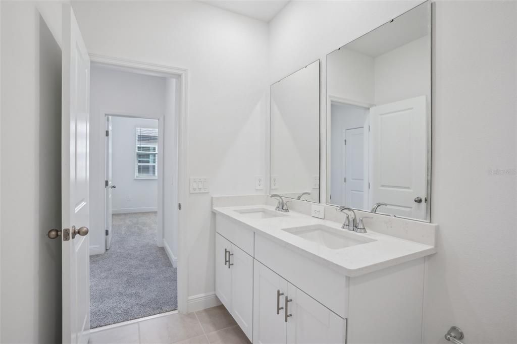 待售: $415,745 (4 贝兹, 2 浴室, 2054 平方英尺)