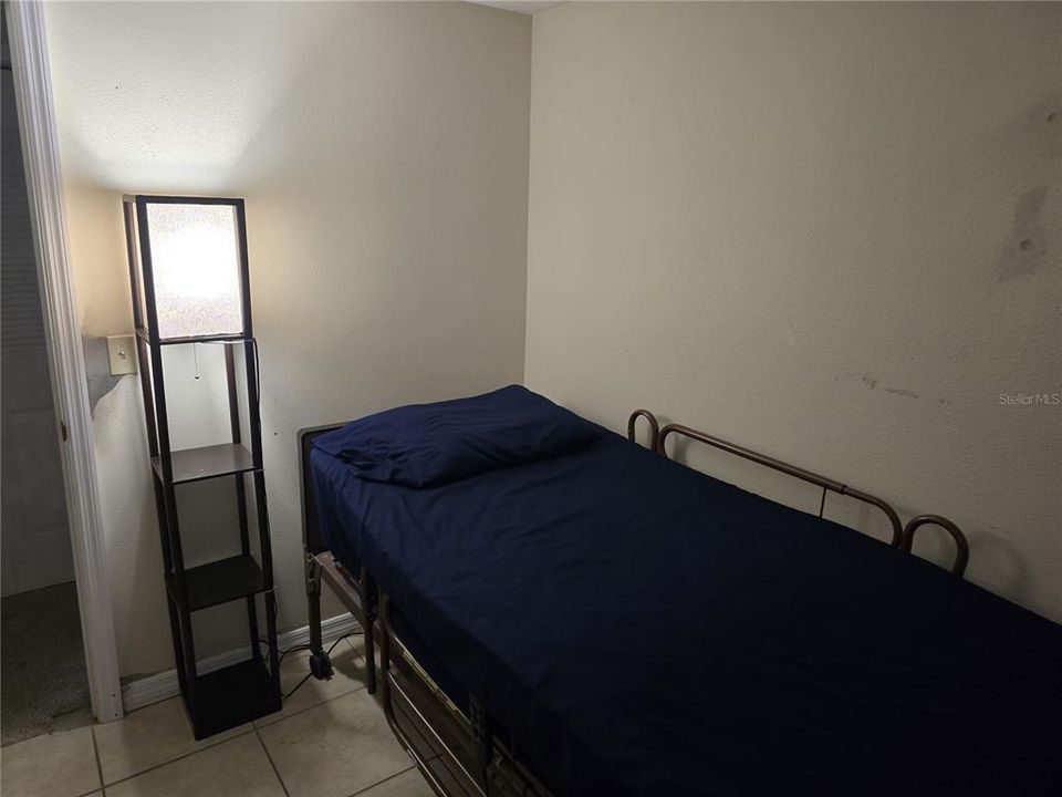 For Sale: $280,000 (5 beds, 2 baths, 1684 Square Feet)