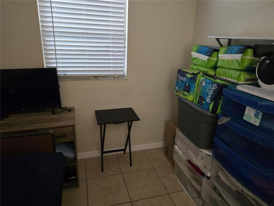 For Sale: $280,000 (5 beds, 2 baths, 1684 Square Feet)