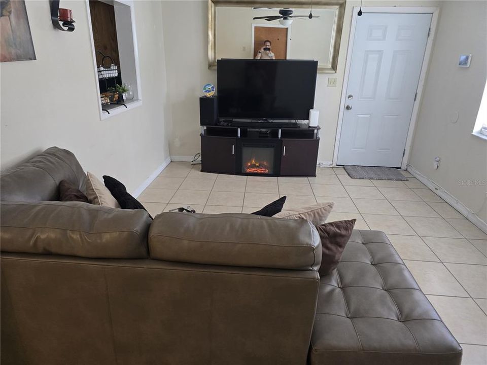 For Sale: $280,000 (5 beds, 2 baths, 1684 Square Feet)