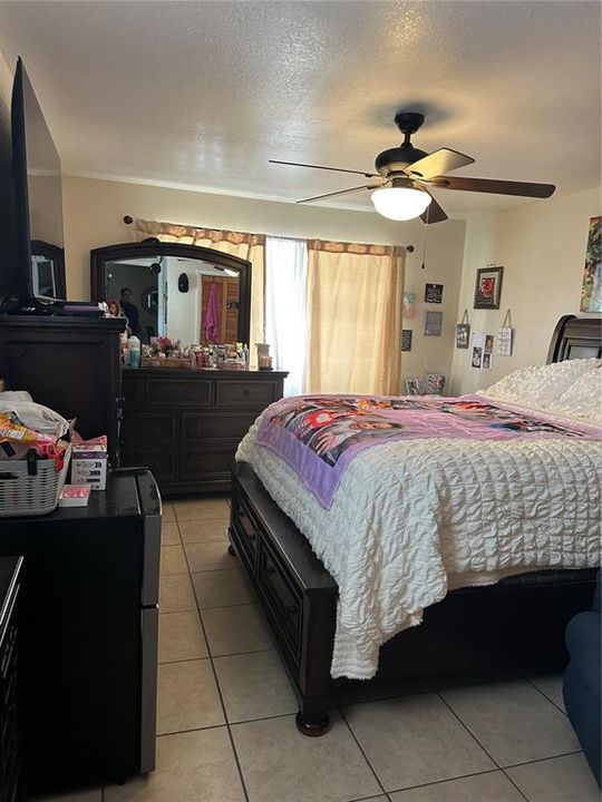 For Sale: $280,000 (5 beds, 2 baths, 1684 Square Feet)