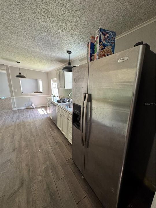 合同活跃: $169,900 (3 贝兹, 2 浴室, 1404 平方英尺)